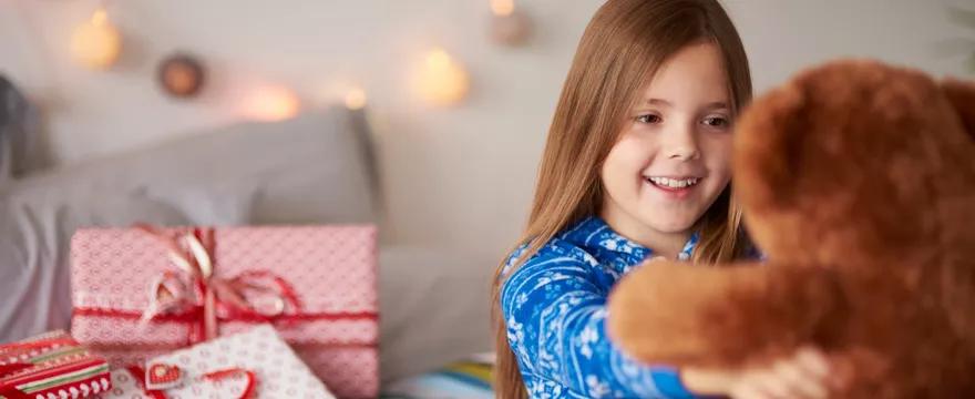 Prezenty na święta do 50 zł – propozycje z popularnych sklepów sieciowych