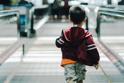 Wakacyjna podróż z dzieckiem: na co zwrócić uwagę w czasie pandemii?