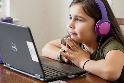 Zajęcia dodatkowe dla dzieci: język angielski online. Dlaczego warto?
