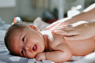 Wzmożone napięcie mięśniowe u niemowlaka: objawy i leczenie