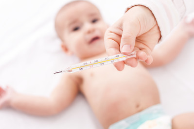Pierwsze objawy przeziębienia u niemowlaka – jak reagować?