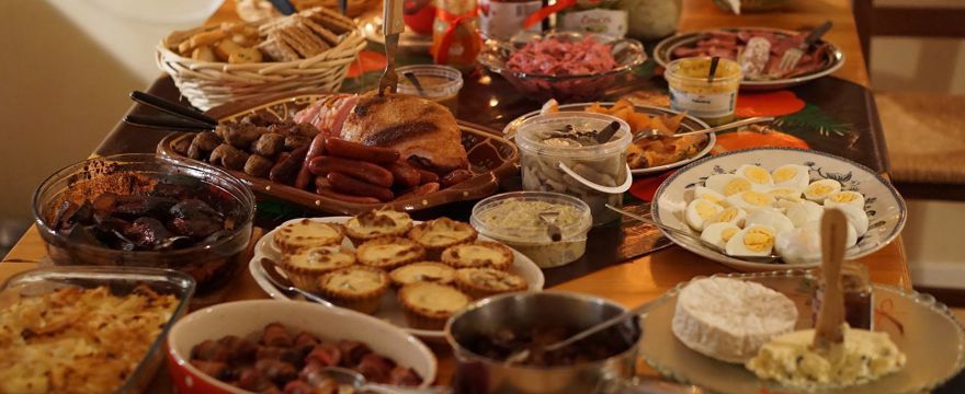 Jak przechowywać jedzenie świąteczne?