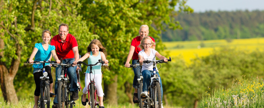 Rodzinna wycieczka rowerowa: idealny pomysł na wiosenny weekend