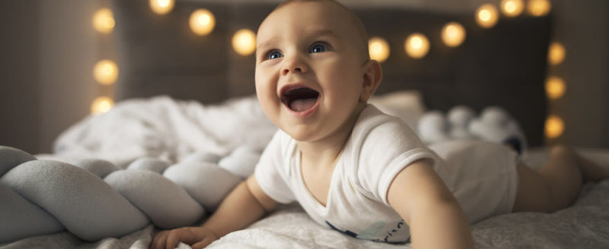 Co widzi noworodek? Jak dbać o rozwój wzroku niemowlaka?