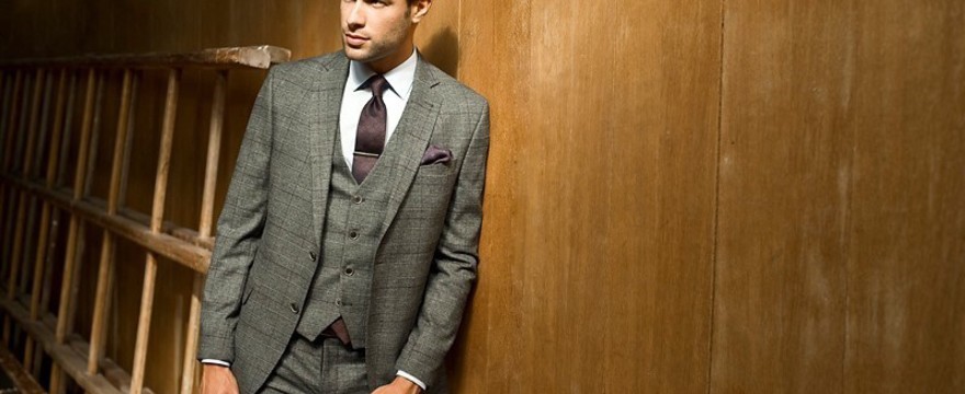 Z jakiego materiału powinien być uszyty wysokiej klasy elegancki garnitur?