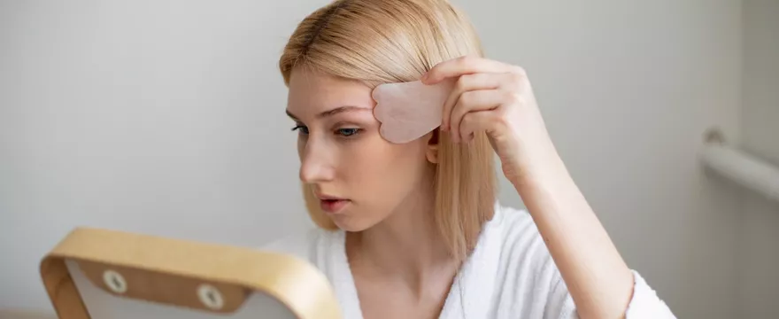 Zmarszczki mimiczne po 30 – skuteczne sposoby na pierwsze oznaki starzenia