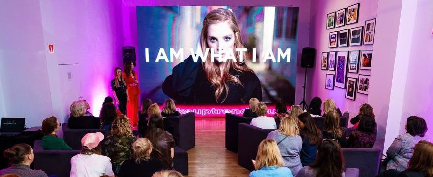 Zmysłowe nowości kosmetyczne 2019 od L’ Oréal i Maybelline: makijaż pachnący soczystymi kolorami!