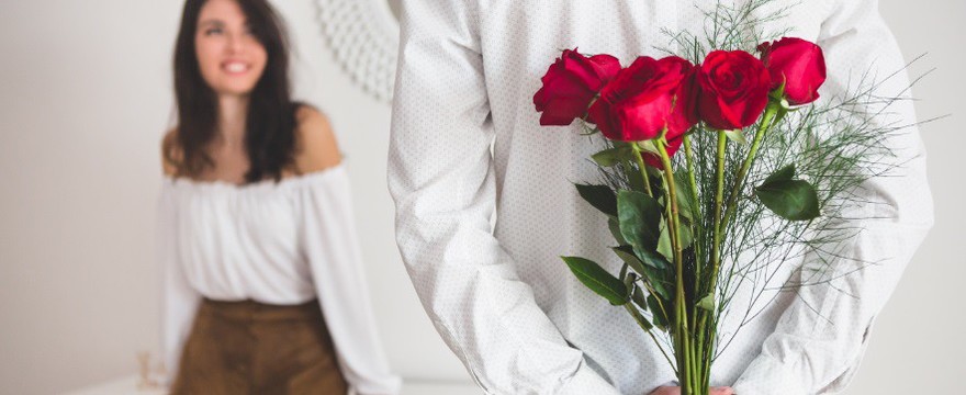 Kwiaty na Walentynki – co mówią o Twoim partnerze?