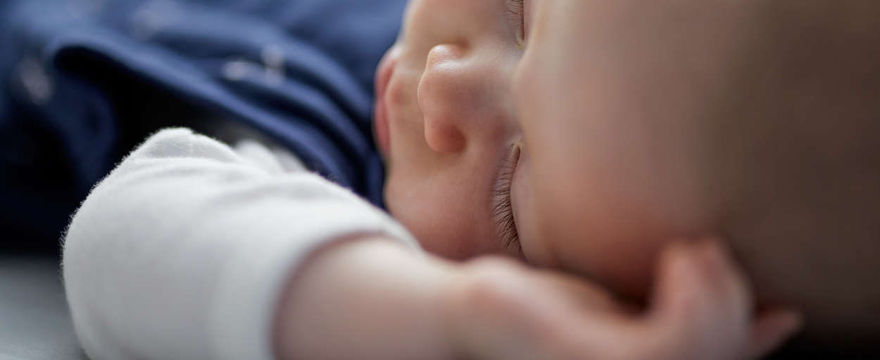 Jak wygląda sen dziecka i co pomoże Ci czuwać nad jego bezpieczeństwem?