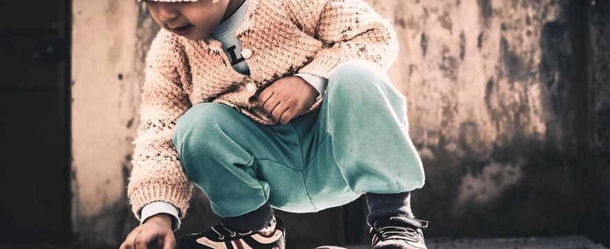 Jak dobrze ubierać dziecko: tkaniny, warstwy, nowe czy używane? 4 zasady ubierania małego dziecka 