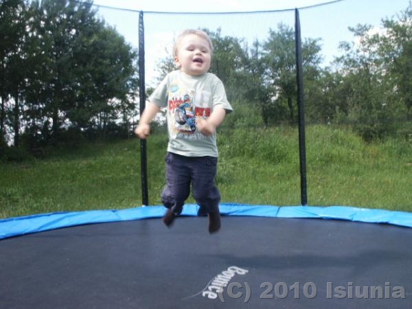 Na trampolinie